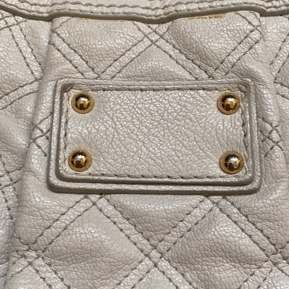 Marc Jacob’s Quilted Bone Hobo - Picture 4 of 15